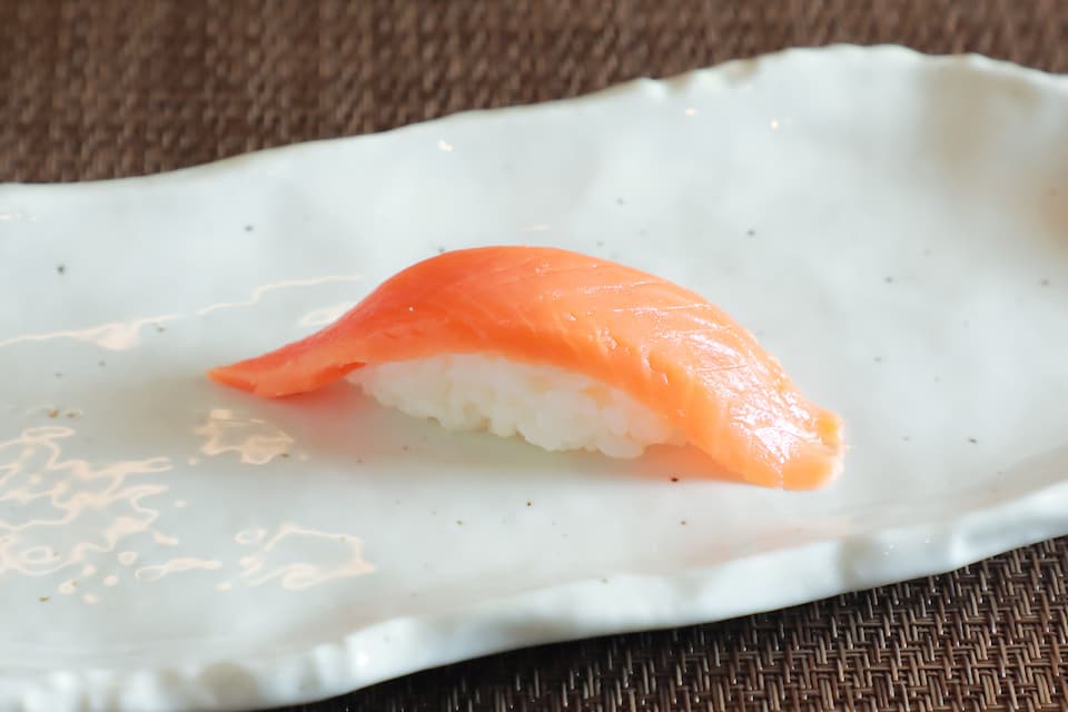 (生食用)チリ産 トラウトサーモン背部分 骨取りフィレ(1本350g前後)