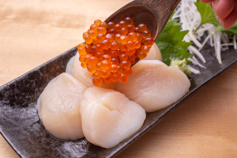 えびなう年末セット（本ズワイガニ・ボタン海老・ホタテ・いくら）